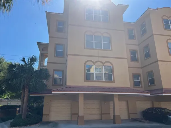 $2,500 | 642 Wells Court, Unit 201, Clearwater, FL 33756