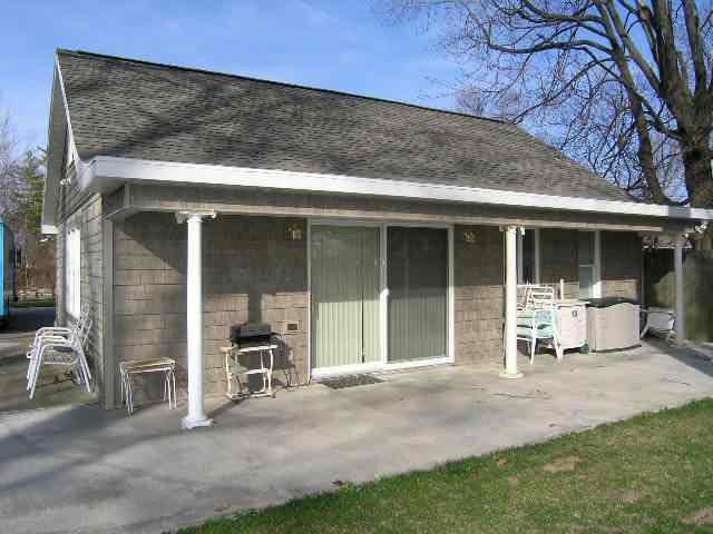 8529 East Black Point Road Syracuse, IN 46567 - Photo 1 of 9 Gallery Image 1