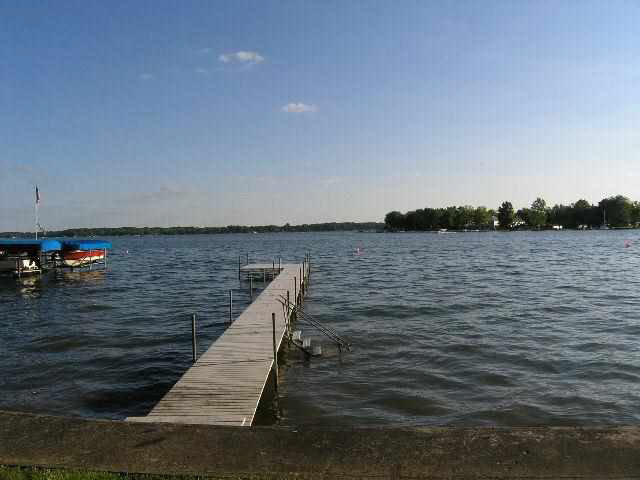 8529 East Black Point Road Syracuse, IN 46567 - Photo 6 of 9 Gallery Image 6