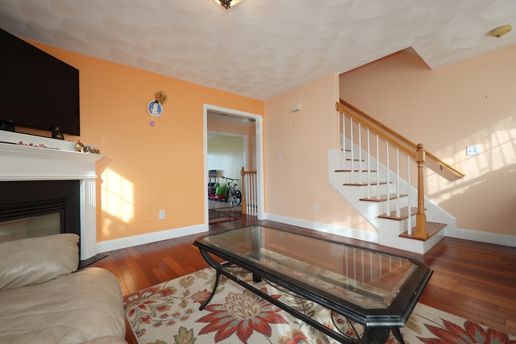 117 Manchester Street, Unit B Lowell, MA 01852 - Photo 9 of 15