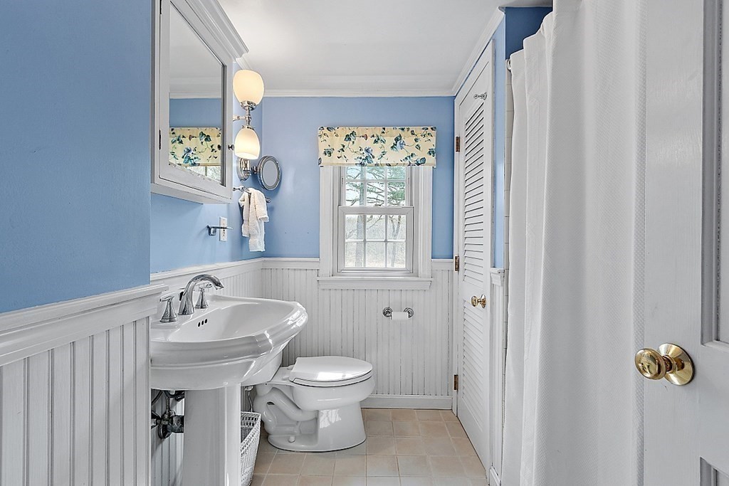 59 Pilgrim Road Concord, MA 01742 - Photo 12 of 21 Gallery Image 12