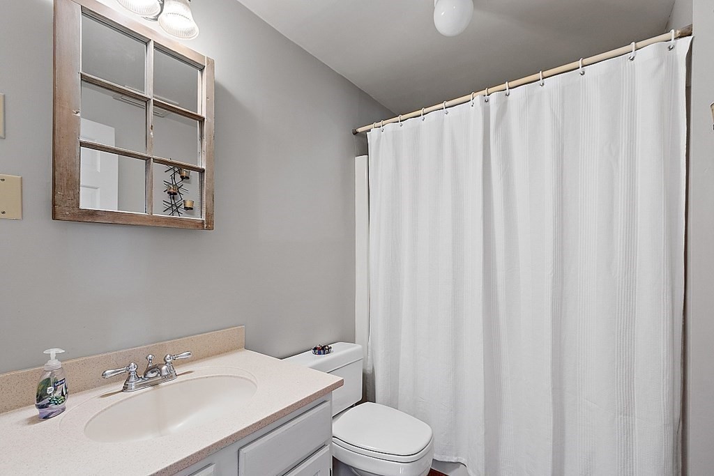59 Pilgrim Road Concord, MA 01742 - Photo 9 of 21 Gallery Image 9