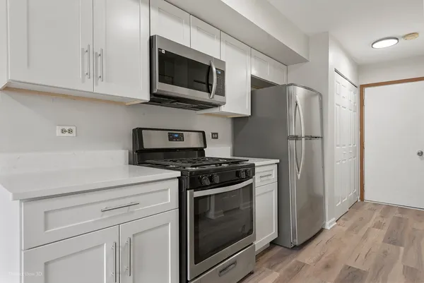 $2,100 | 231 Ivy Court, Unit 231, Streamwood, IL 60107