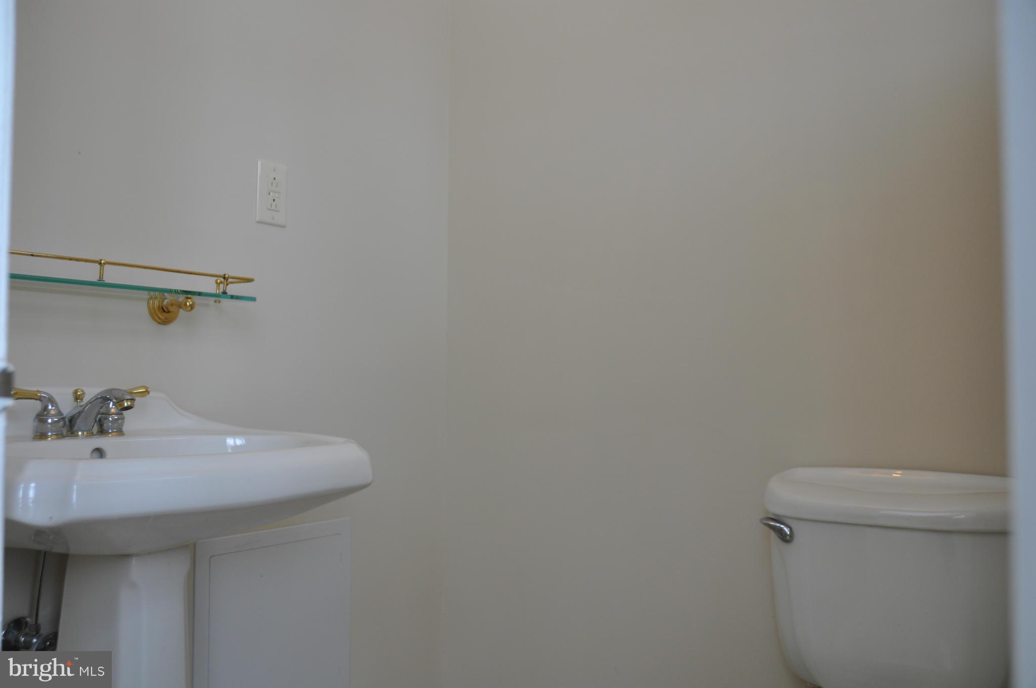 5513 Margate Street Springfield, VA 22151 - Photo 22 of 22 Main Level Bath
