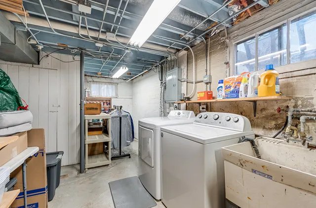 $315,000 | 409 Cornelia Street, Joliet, IL 60435