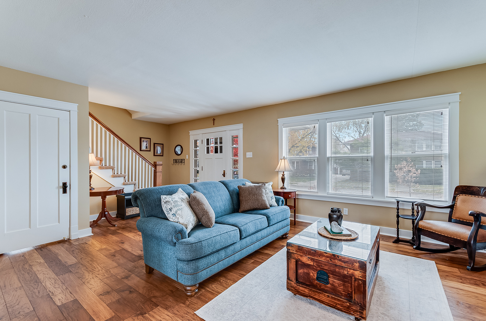 409 Cornelia Street Joliet, IL 60435 - Photo 3 of 27 a living room with furniture and a large window