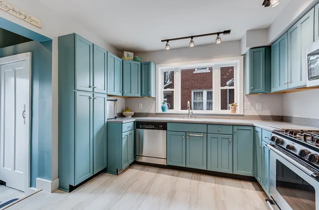 $315,000 | 409 Cornelia Street, Joliet, IL 60435