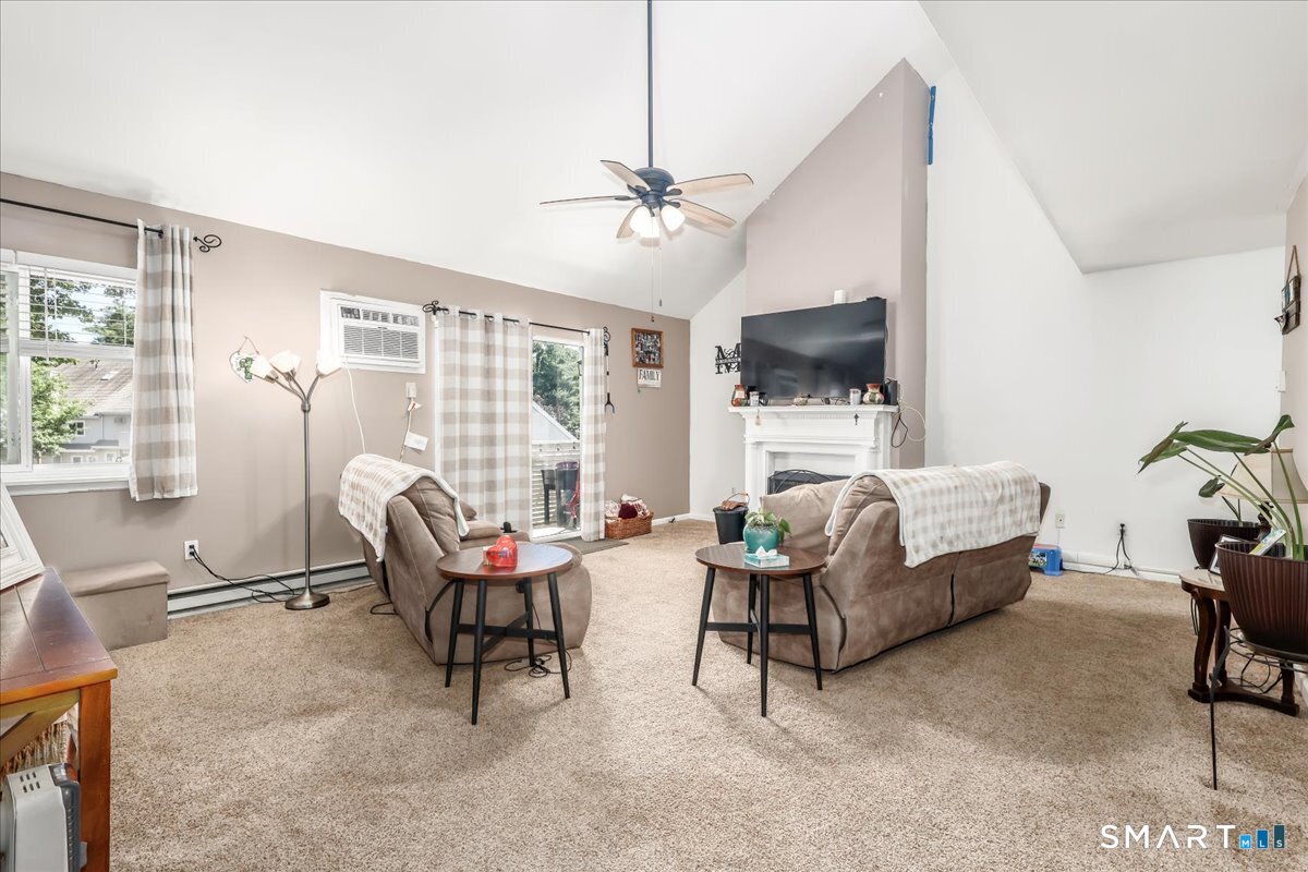 136 Pembroke Road, Unit 652 Danbury, CT 06811 - Photo 3 of 24