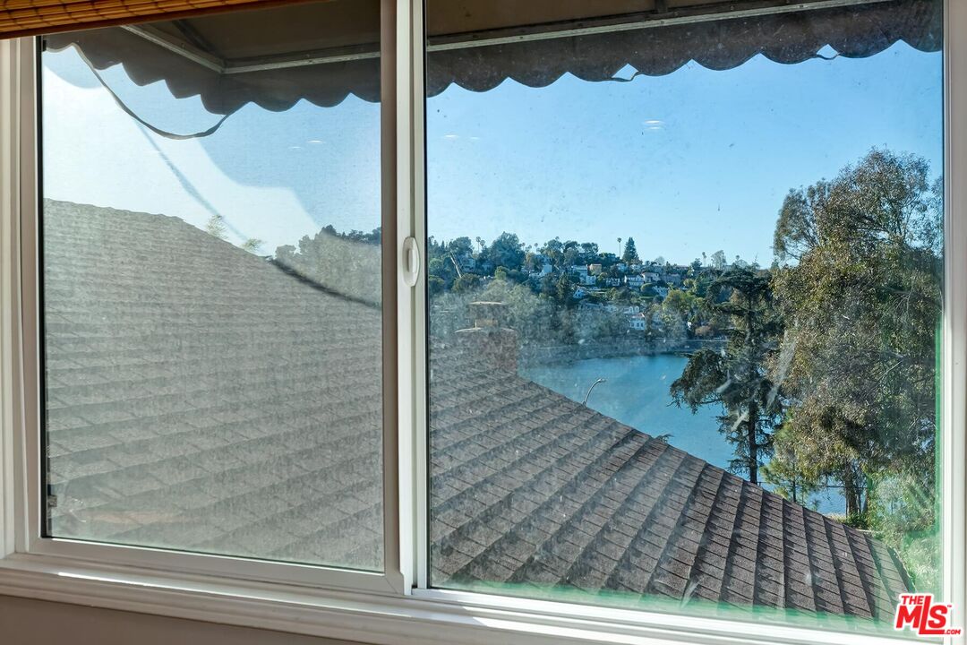 2106 Rockford Road Los Angeles, CA 90039 - Photo 29 of 66 a view of a balcony