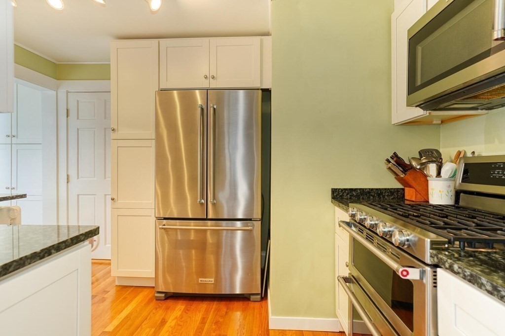 12 Flint Road, Unit 1 Watertown, MA 02472 - Photo 9 of 26 Gallery Image 9