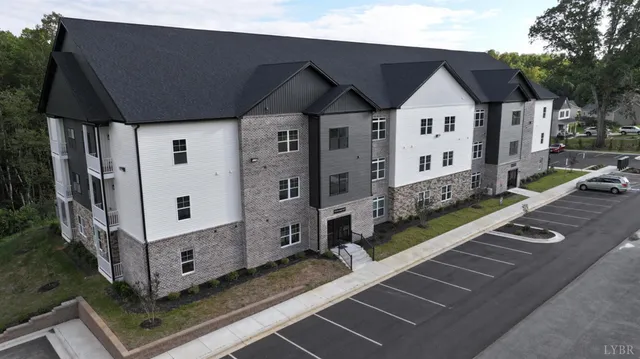 $259,900 | 128 Brenleigh Court, Unit 206, Lynchburg, VA 24501