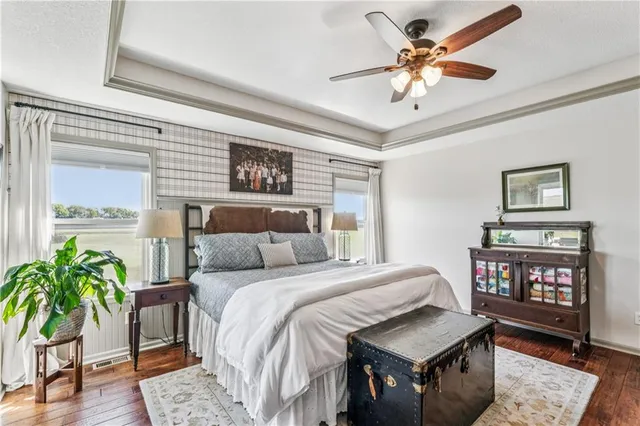 $975,000 | 29215 State Route West, Freeman, MO 64746