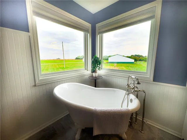 $975,000 | 29215 State Route West, Freeman, MO 64746