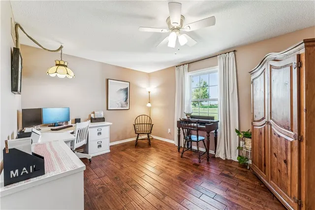 $975,000 | 29215 State Route West, Freeman, MO 64746