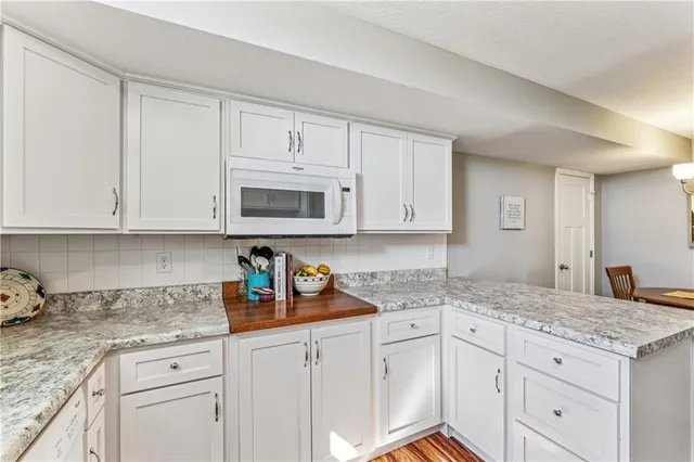 $975,000 | 29215 State Route West, Freeman, MO 64746