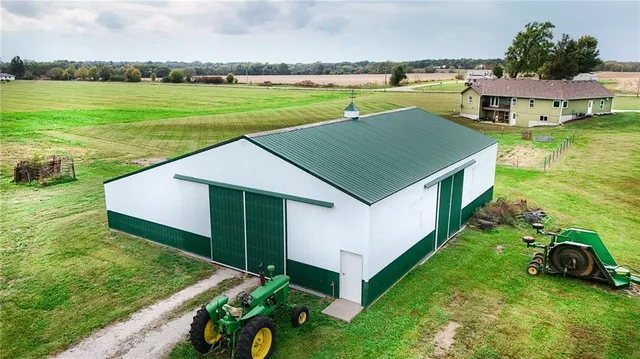 $975,000 | 29215 State Route West, Freeman, MO 64746