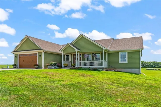 $975,000 | 29215 State Route West, Freeman, MO 64746