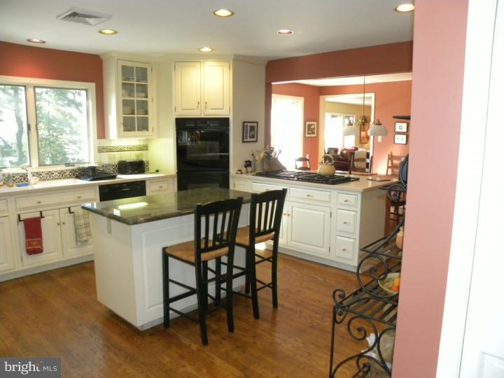 35 Wellesley Road Swarthmore, PA 19081 - Photo 8 of 20 Gallery Image 8