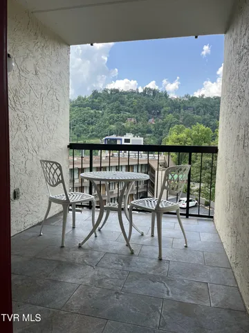 $349,900 | 102 Baskins Creek Bypass, Unit 209, Gatlinburg, TN 37738