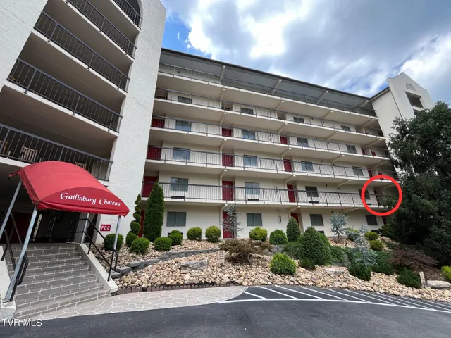 $349,900 | 102 Baskins Creek Bypass, Unit 209, Gatlinburg, TN 37738