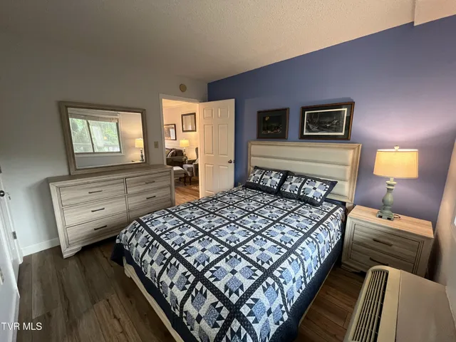 $349,900 | 102 Baskins Creek Bypass, Unit 209, Gatlinburg, TN 37738