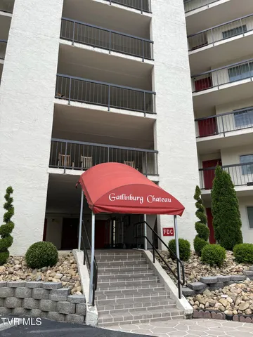 $349,900 | 102 Baskins Creek Bypass, Unit 209, Gatlinburg, TN 37738