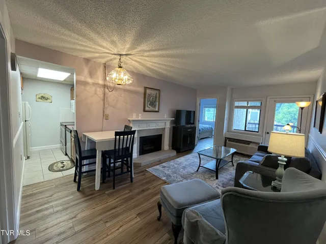 $349,900 | 102 Baskins Creek Bypass, Unit 209, Gatlinburg, TN 37738