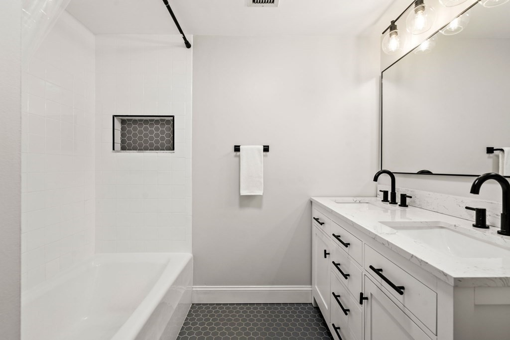 30 Stearns Road, Unit 203 Brookline, MA 02446 - Photo 16 of 25 Gallery Image 16