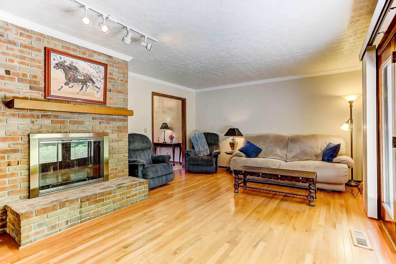 1233 Carriage Road Powell, OH 43065 - Photo 13 of 50 Gallery Image 13