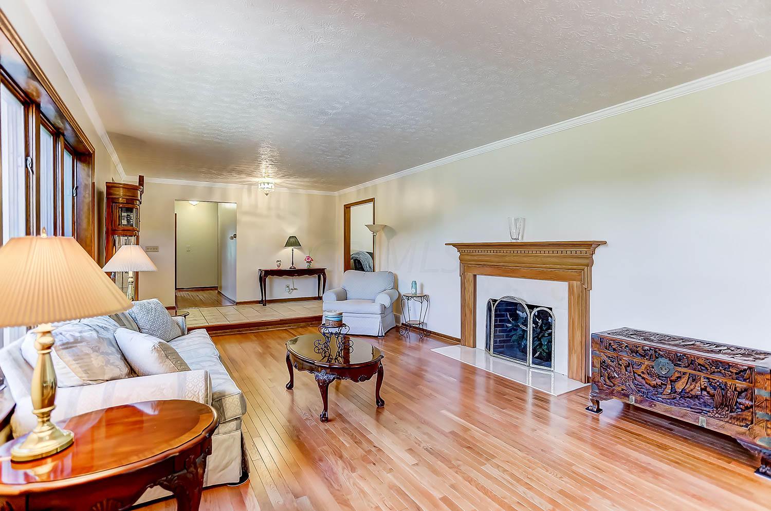 1233 Carriage Road Powell, OH 43065 - Photo 8 of 50 Gallery Image 8