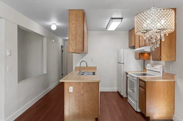 $875,000 | 13742 Ruette Le Parc, Unit C, Del Mar, CA 92014