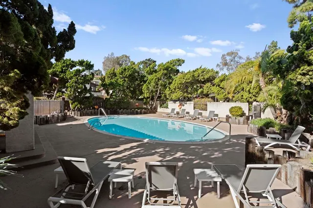 $875,000 | 13742 Ruette Le Parc, Unit C, Del Mar, CA 92014