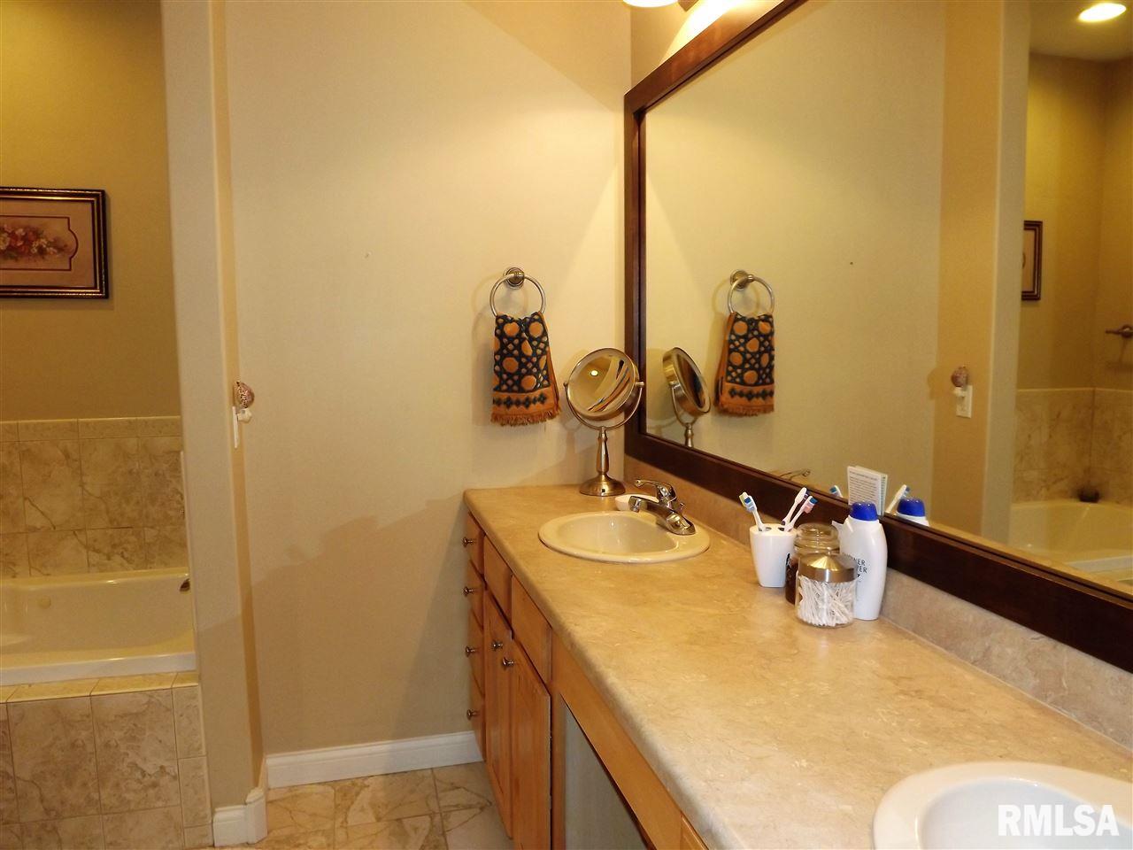 5829 Charleston Road Peoria, IL 61607 - Photo 17 of 36