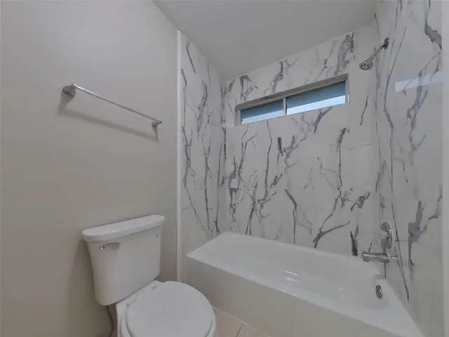 $2,399 | 3014 Rolling Fog Drive, Friendswood, TX 77546