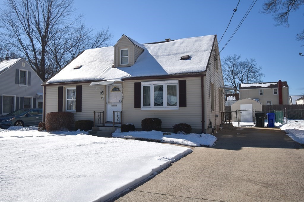 44 Holy Cross Street Springfield, MA 01104 - Photo 1 of 34