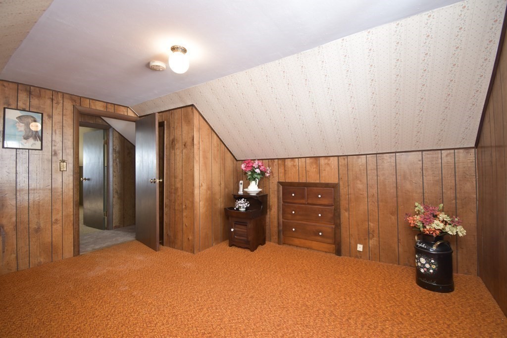 44 Holy Cross Street Springfield, MA 01104 - Photo 23 of 34