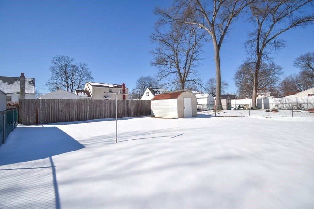 44 Holy Cross Street Springfield, MA 01104 - Photo 32 of 34