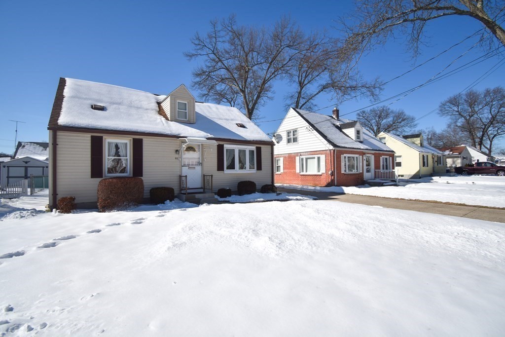 44 Holy Cross Street Springfield, MA 01104 - Photo 33 of 34