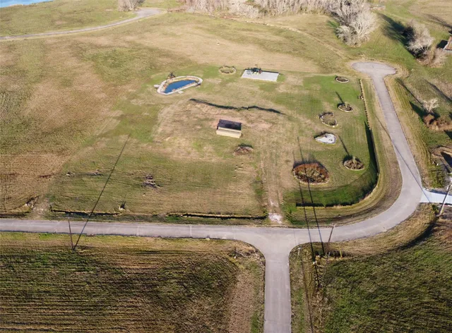 $299,900 | 225 Cripple Creek Lane, Angleton, TX 77515