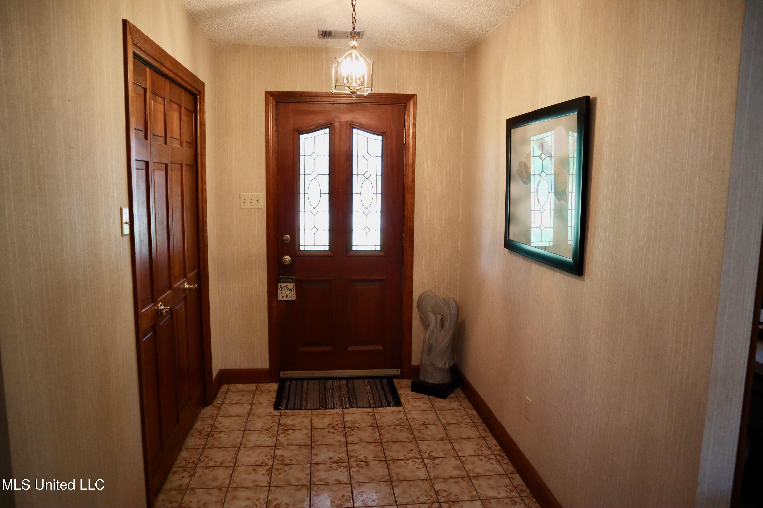 2440 Church Road East Southaven, MS 38671 - Photo 18 of 31 IMG_6879 (1)