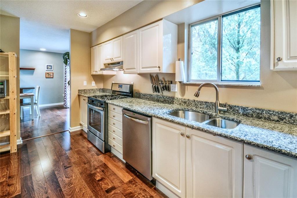 105 Fall Run Road Forest Hills, PA 15221 - Photo 4 of 24 Kitchen
