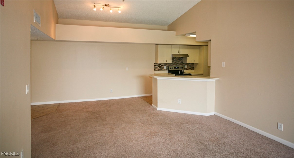 13571 Eagle Ridge Drive, Unit 1334 Fort Myers, FL 33912 - Photo 6 of 19