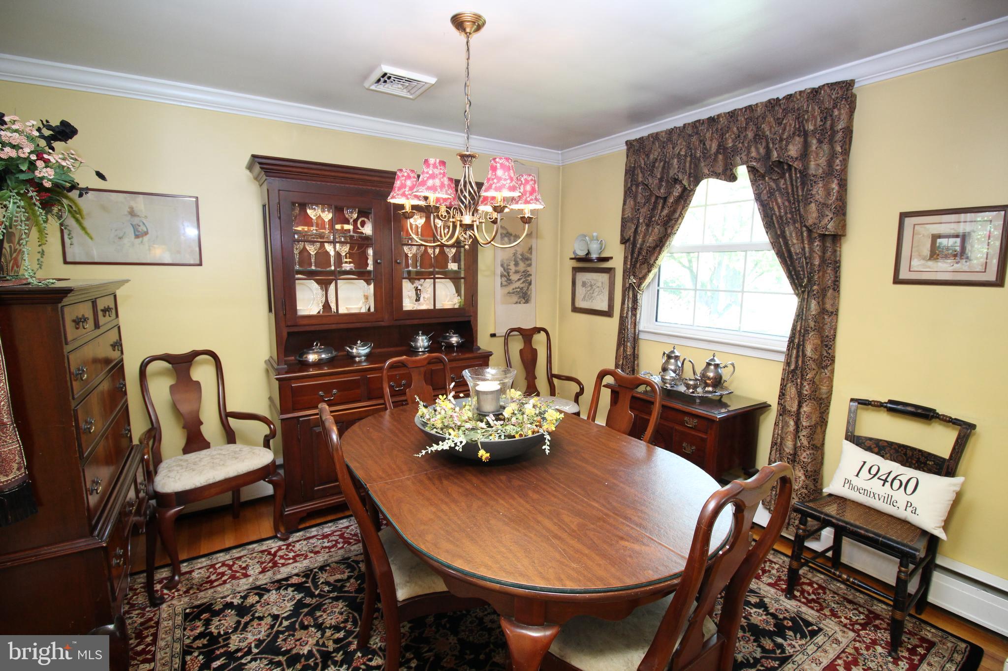 835 Spring City Road Phoenixville, PA 19460 - Photo 13 of 47 Dining room