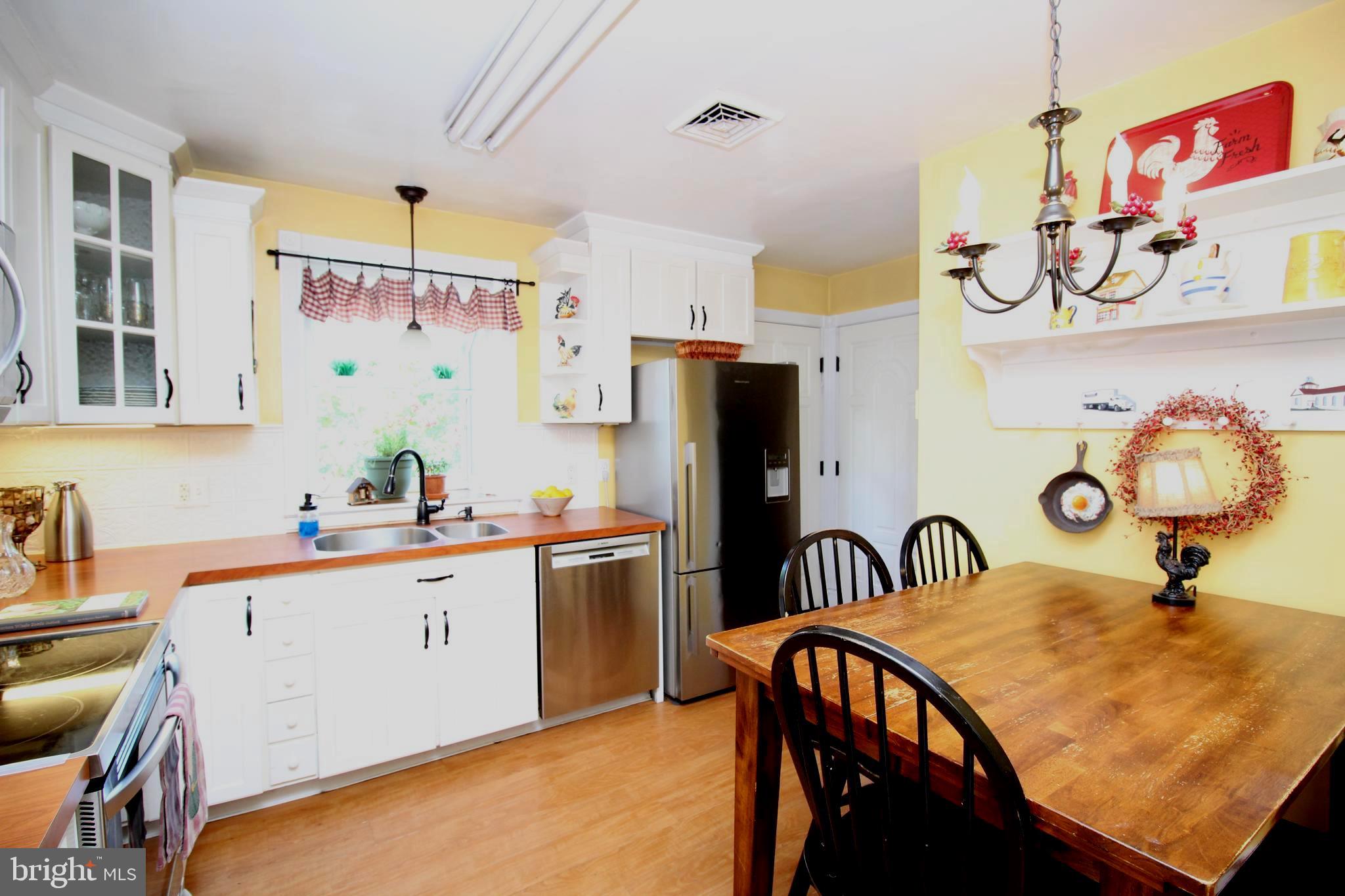 835 Spring City Road Phoenixville, PA 19460 - Photo 14 of 47 Kitchen