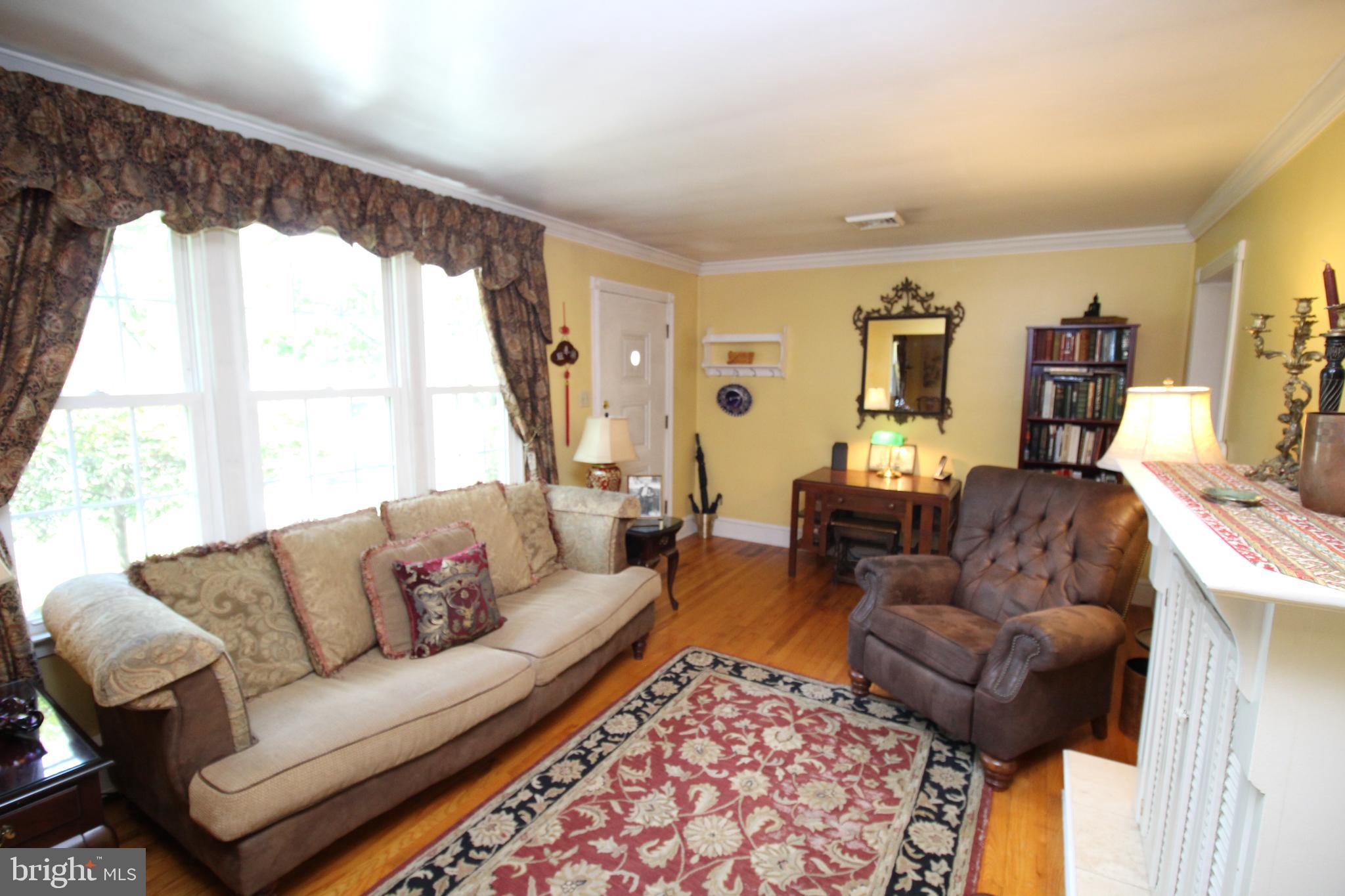 835 Spring City Road Phoenixville, PA 19460 - Photo 9 of 47 Opposite side of Living room