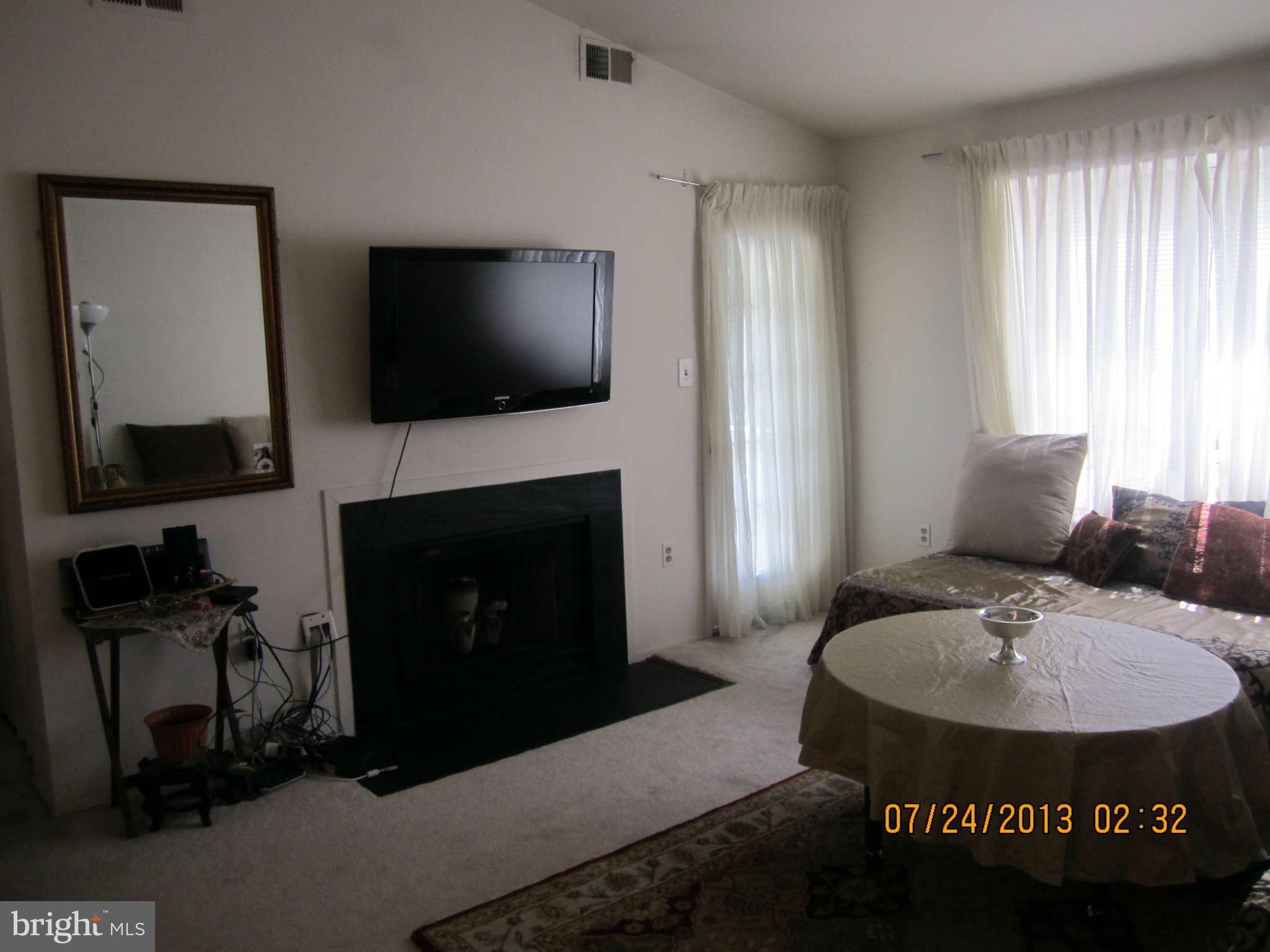 7811 Harrowgate Circle, Unit 8 Springfield, VA 22152 - Photo 7 of 10 Living Room