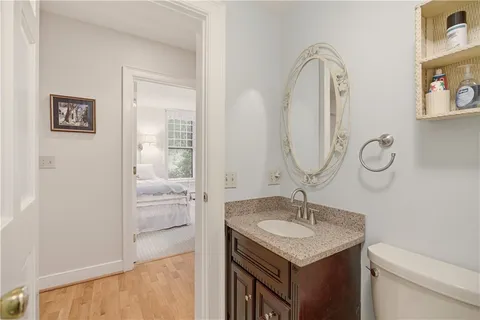 $3,000 | 158 Narragansett Avenue, Unit I, Newport, RI 02840