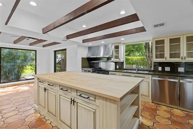$2,360,000 | 20215 West Oak Haven Circle, Miami, FL 33179