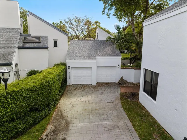 $2,360,000 | 20215 West Oak Haven Circle, Miami, FL 33179