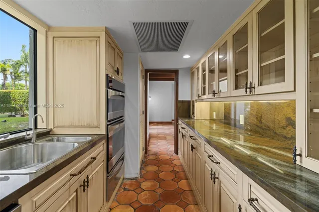 $2,360,000 | 20215 West Oak Haven Circle, Miami, FL 33179